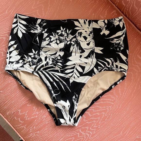 Old Navy Swim Bottoms - Picture 1 of 5